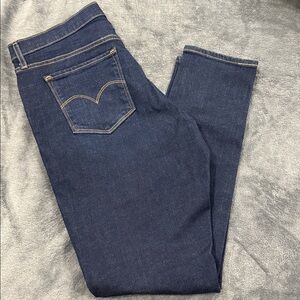 Women’s Levi’s 311 shaping skinny jeans size 31